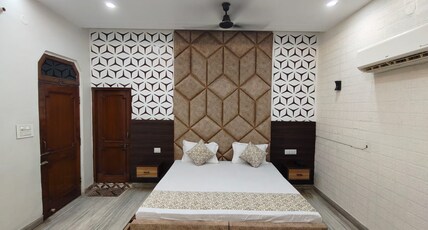 Hotel Raj Palace Room Type - Luxury rooms with air conditioner Hotel Raj Palace Room Type - Luxury rooms with air conditioner