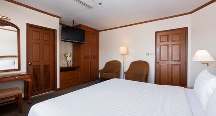 Grand Diamond Suite Room Type - 2 Bedroom Deluxe Suite