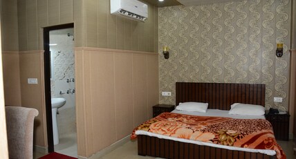 HOTEL KRAZY Room Type - Classic Room
