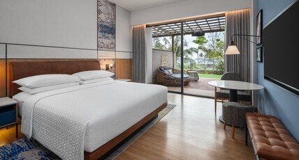 Four Points By Sheraton Bintan, Lagoi Bay Room Type - Cabana Pool King, Guest room, 1 King, Pool view, Terrace Four Points By Sheraton Bintan, Lagoi Bay Room Type - Cabana Pool King, Guest room, 1 King, Pool view, Terrace