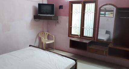 Hotel Island Star Room Type - Non AC Double bed