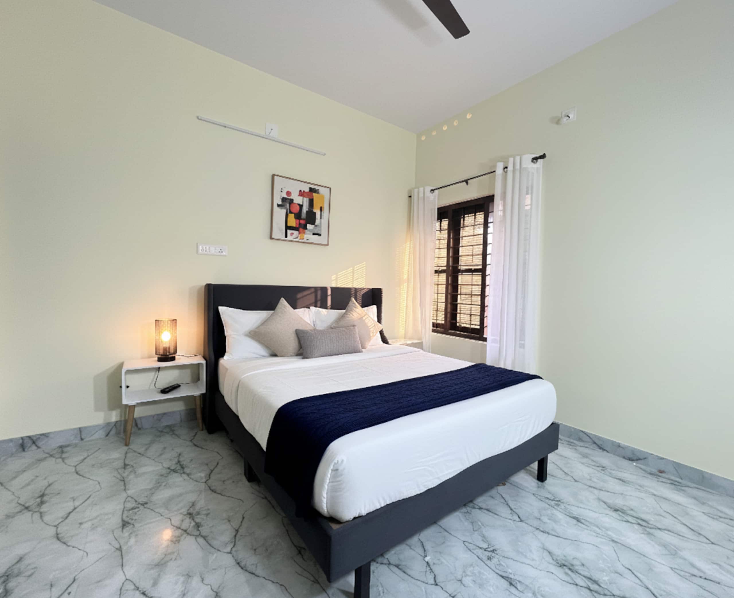 VAR Fun Haus AC 4BHK 8 Min Walk Beach Foosball - Tap to explore photos