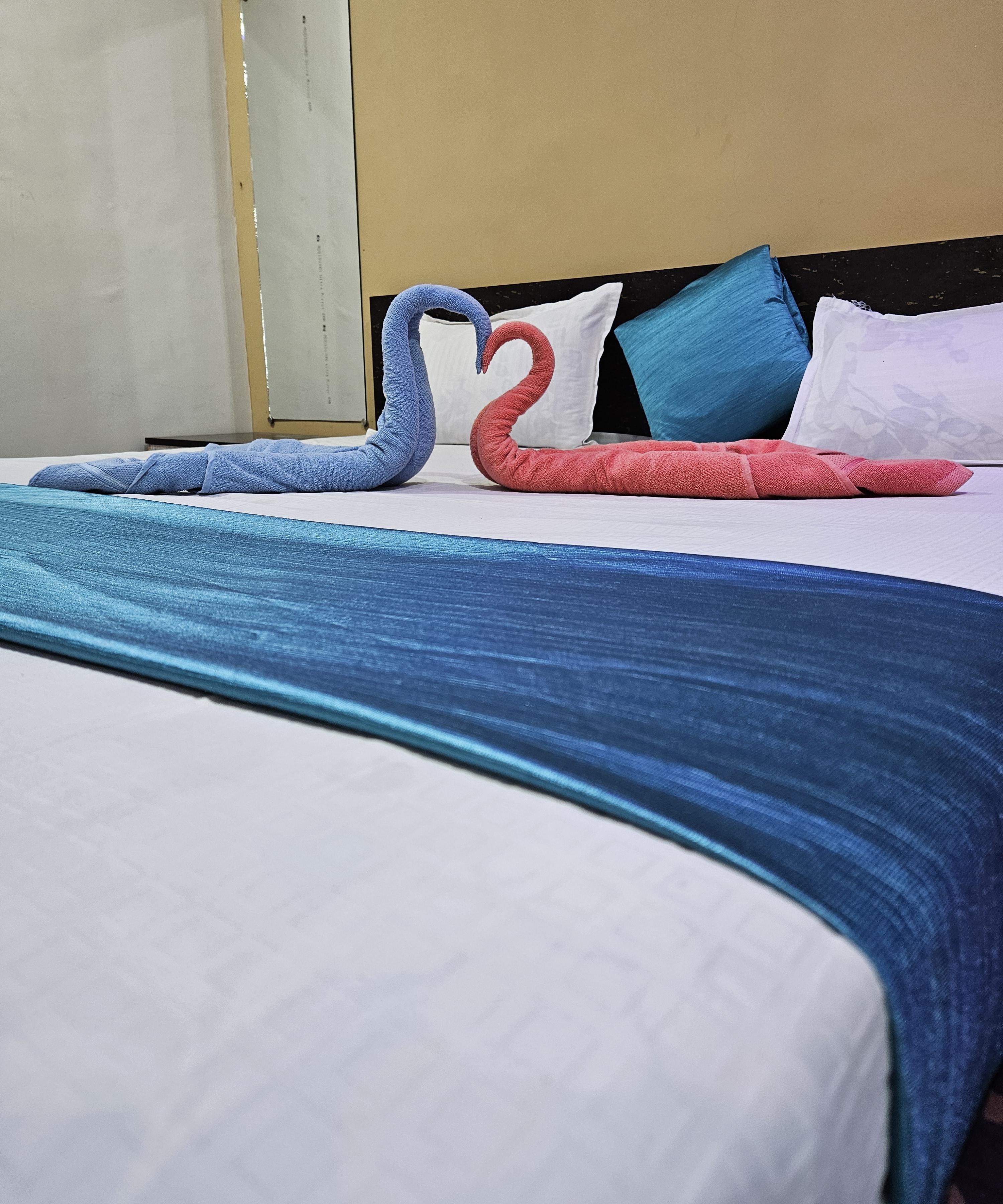 MARUTI HOME STAY - Tap to explore photos