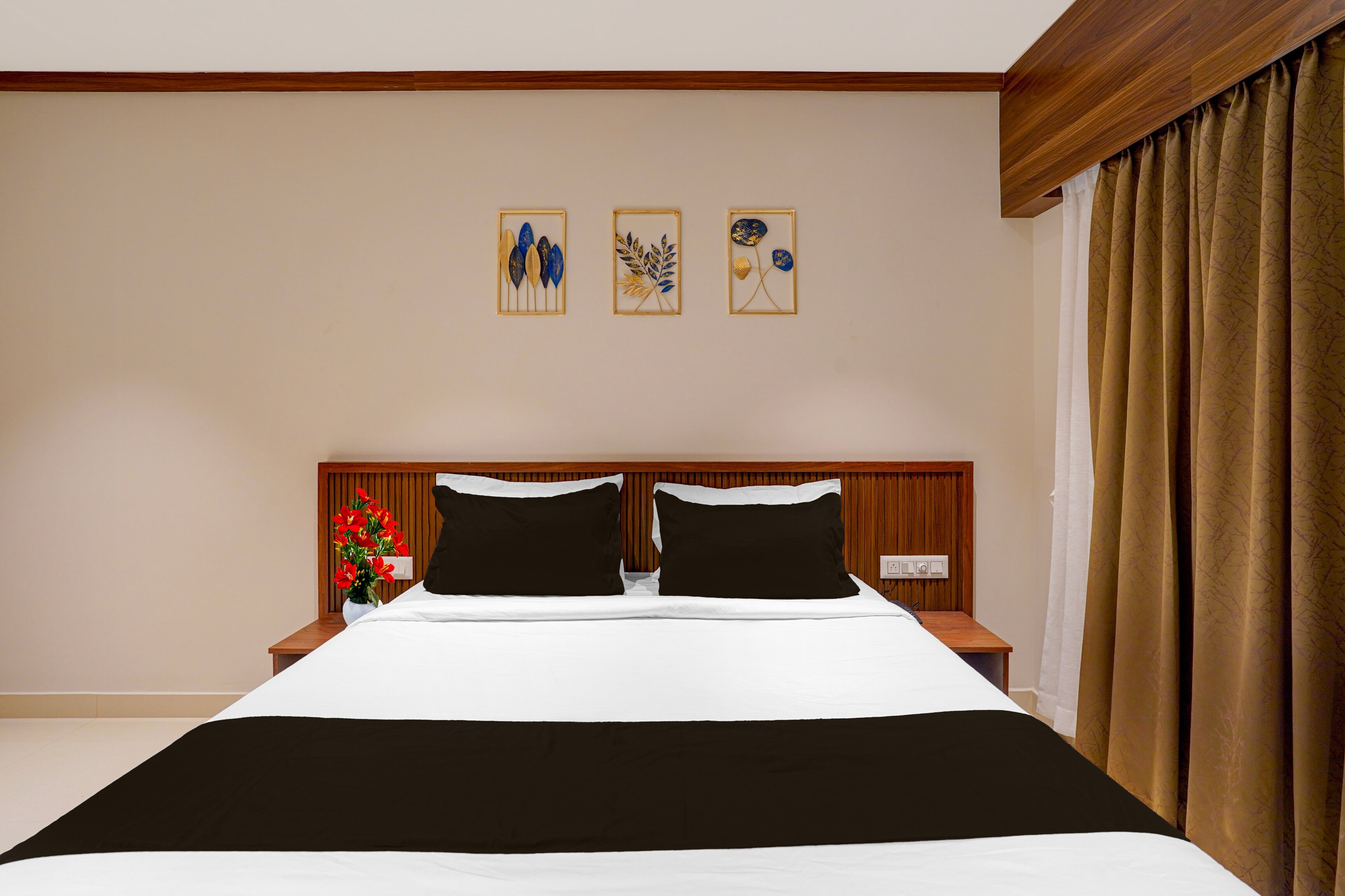 Super Townhouse Oak Turahalli Forestview Bansankari - Tap to explore photos