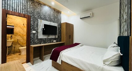 HR PALACE Room Type - Deluxe Room