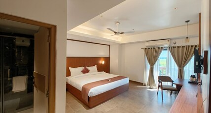 HOTEL SRIMANTA SANKARDEBV Room Type - Executive Luxury