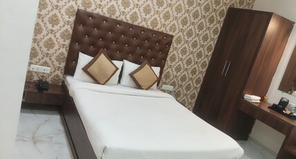 Hotel Ashoka Grand Room Type - Deluxe AC Room Hotel Ashoka Grand Room Type - Deluxe AC Room