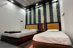 SHRI KANAK BIHARI YATRI NIWAS