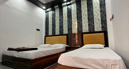 SHRI KANAK BIHARI YATRI NIWAS Room Type - Superior Tripple BedRoom