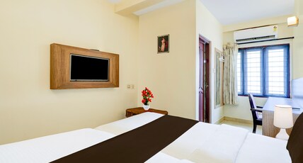 Super Collection O MG Road Room Type - Classic