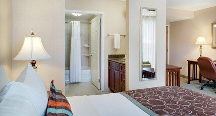 Staybridge Suites OAKVILLE-BURLINGTON  Room Type - Studio Suite