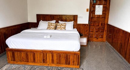 Enroot Manali Room Type - King Room with Mountain View