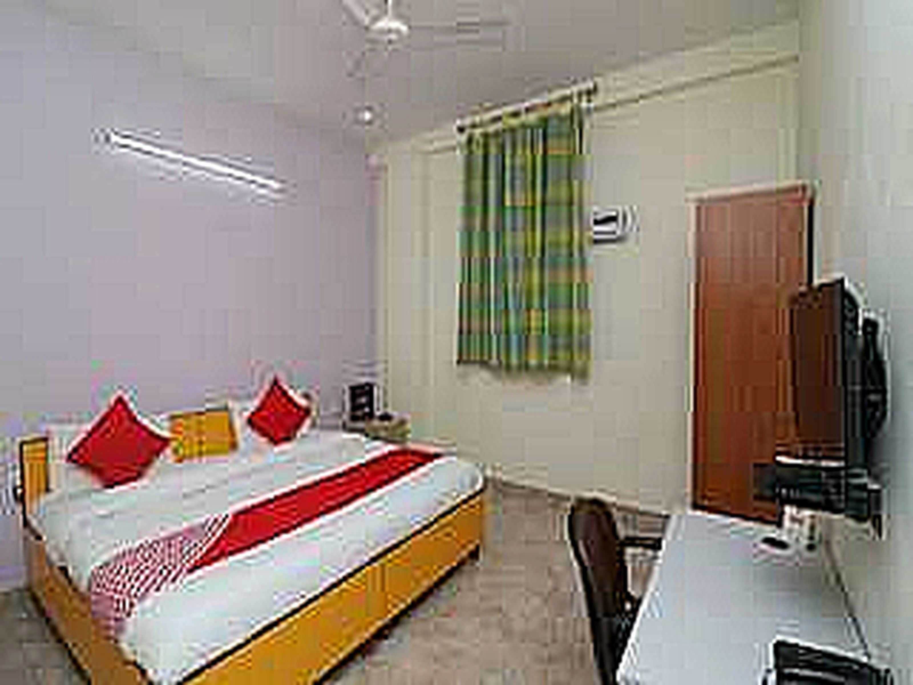 Hotel O Dream Plaza - Tap to explore photos