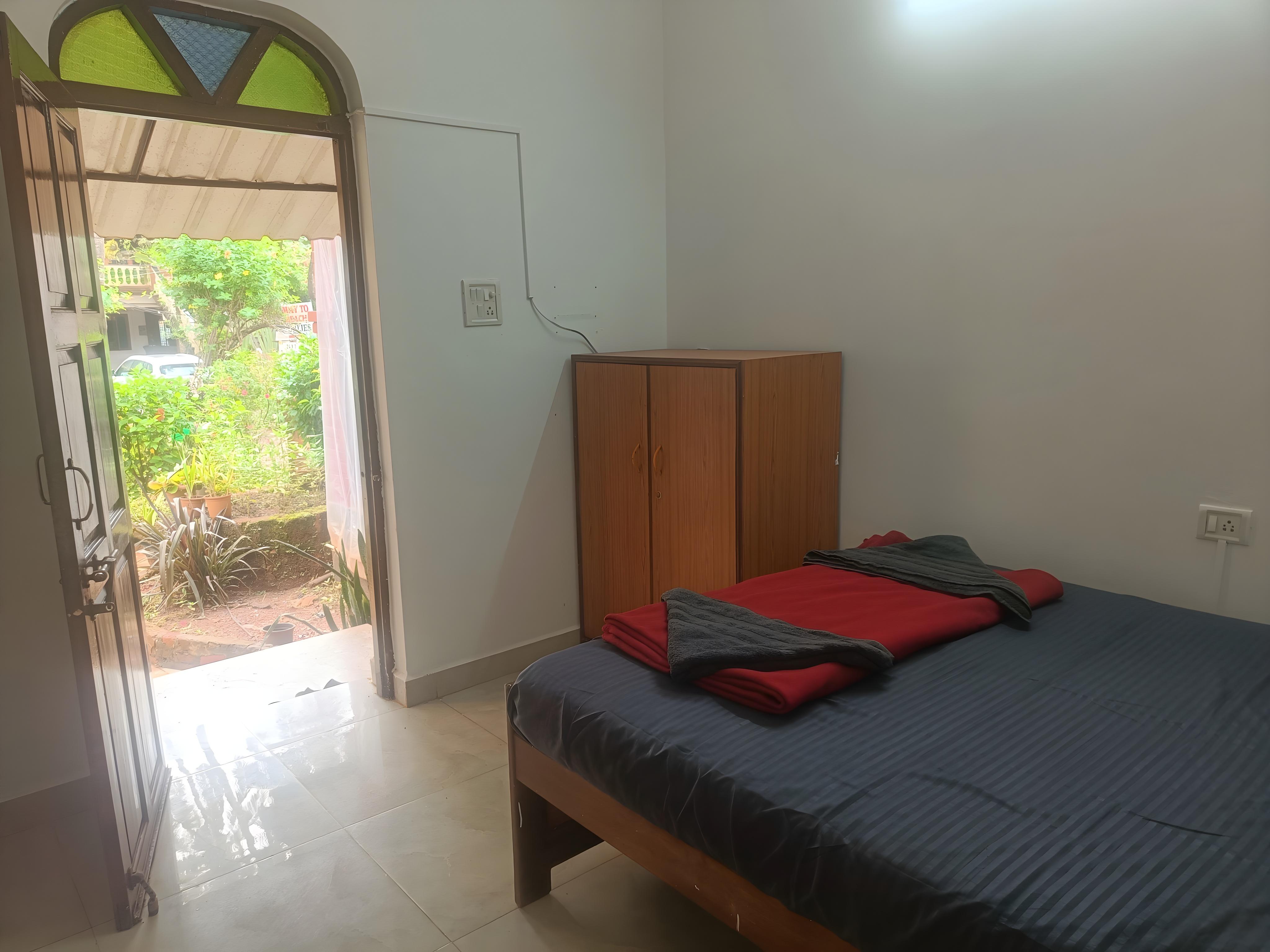 Blue Azure 1BR GF walk to beach in Goa by Homeyhuts - Tap to explore photos