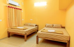 DELUXE ROOM AC