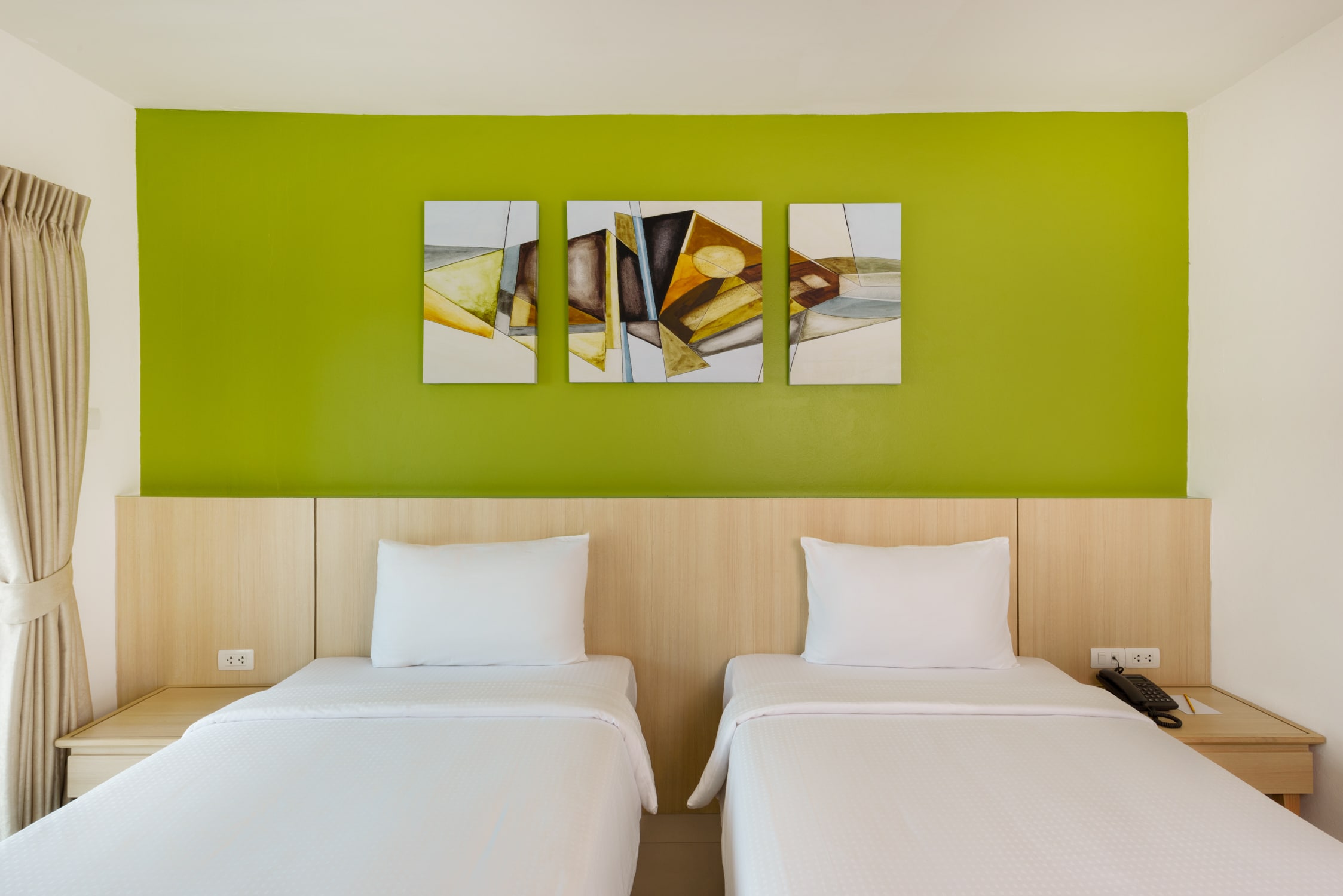 FX Hotel Pattaya - Tap to explore photos