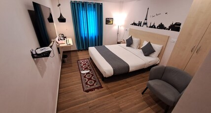 De Crown Luxury Hotel Room Type - SUPERIOR AC ROOM