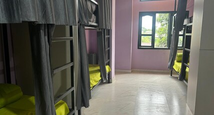 Cheklaa Backpackers Room Type - AC female dorm