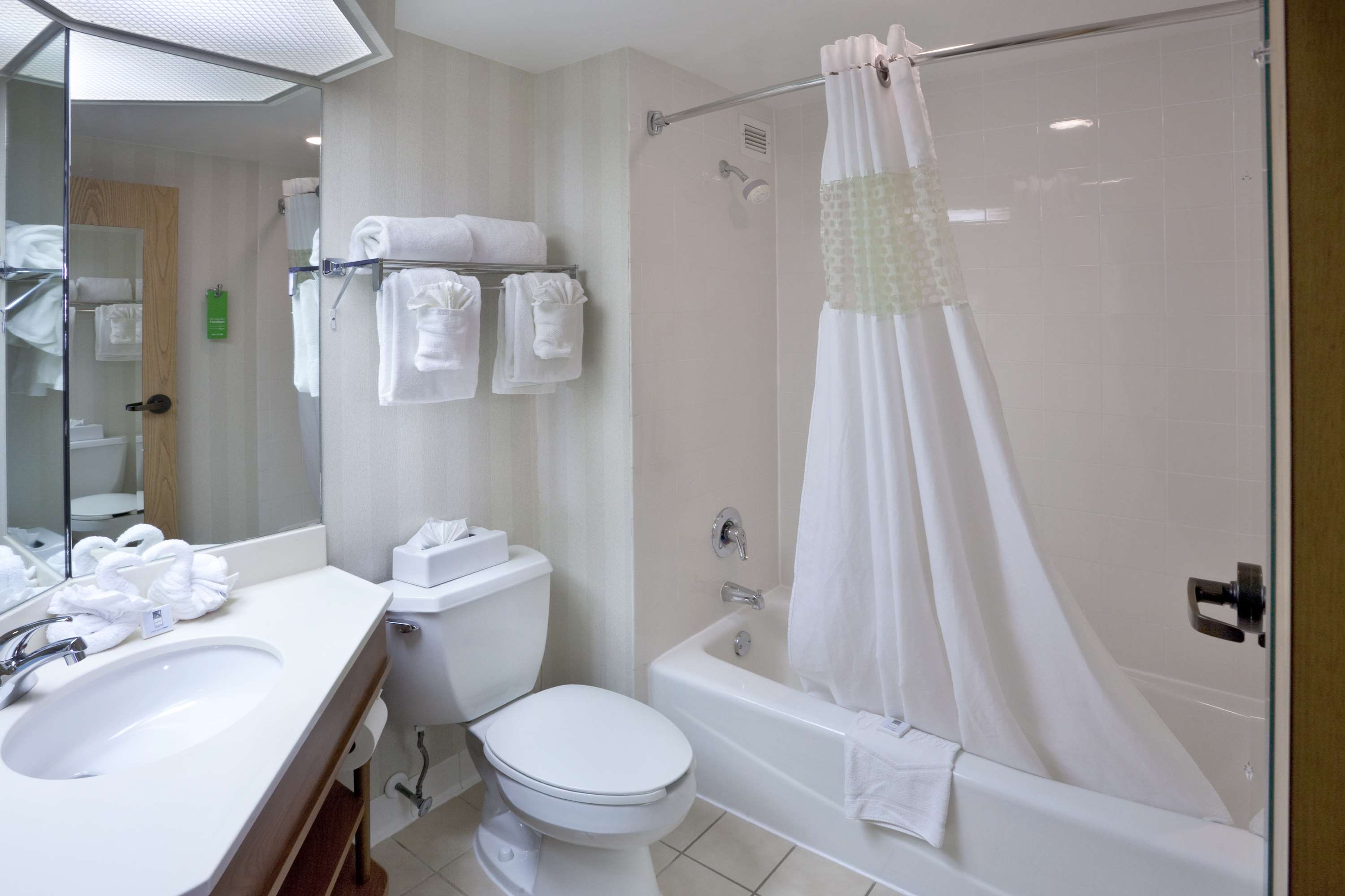 Hampton Inn St. Charles St. Peters - Tap to explore photos
