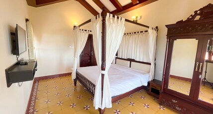 The Royale Ridge Room Type - Deluxe Suite