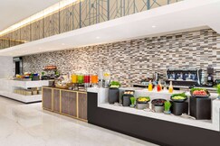 Wyndham Grand Doha West Bay Beach