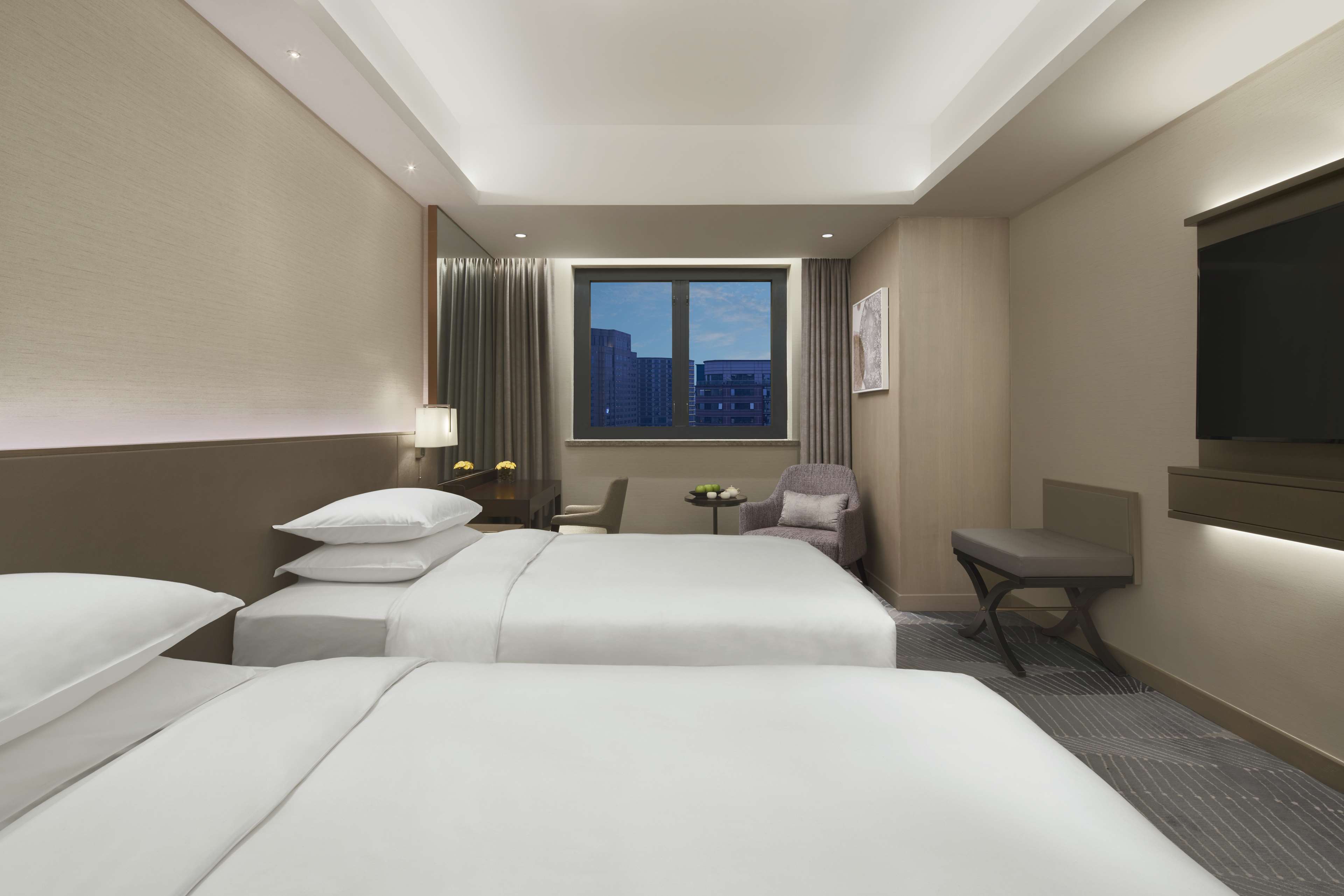Hyatt Regency Metropolitan Chongqing - Tap to explore photos