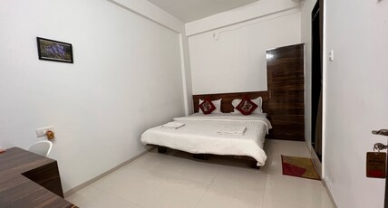Hotel shivanand Room Type - Deluxe Non AC Room