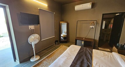Badi Meadows Near Fateh Sagar Room Type - Super Deluxe Room