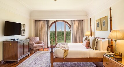 The Oberoi Amarvilas Room Type - Luxury Suite