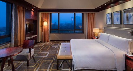 Hilton Qingdao Golden Beach Room Type - KING ONE BEDROOM SUITE
