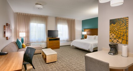 Staybridge Suites - Gainesville I-75 Room Type - 1 King Bed Studio Suite Comm Access Tub