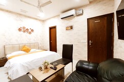 HOTEL THE ROYAL CROWNE - Resort, Swimming Pool, Banquet Hall, Premium Rooms