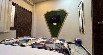 Guruvayur Dham  200mtr from Mathura Railway Station Room Type - Delux room