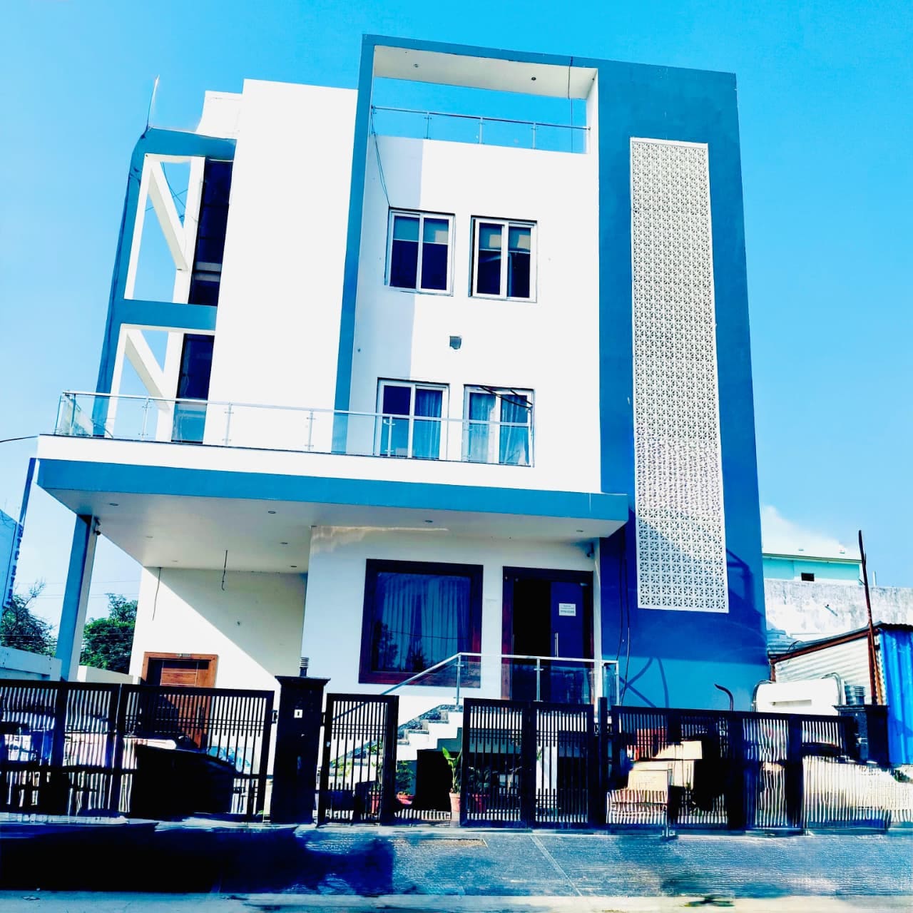 Hotel AVS Grand - In-Front of Gomti Nagar Railway Staion - Tap to explore photos