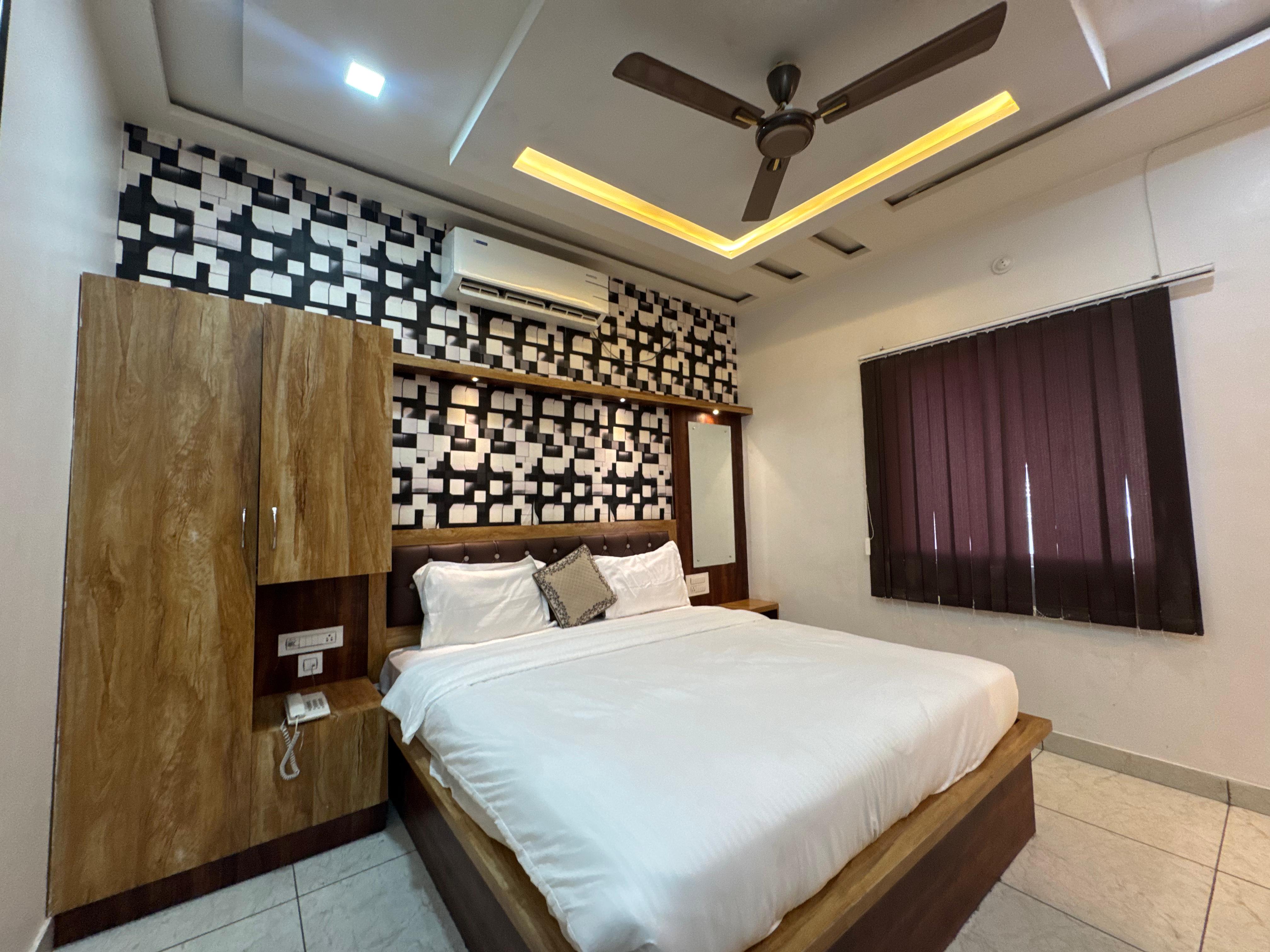 Hotel Surya Vilas Narnaul - Tap to explore photos