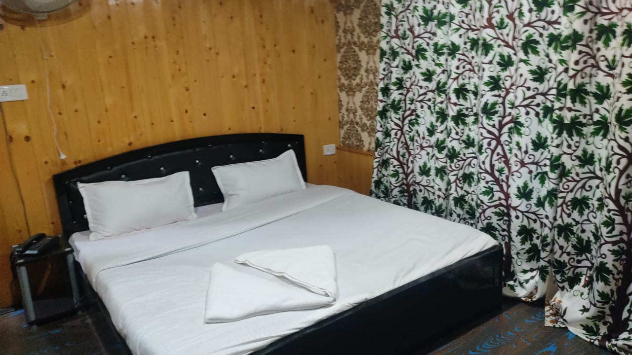 Hill N River - Tap to explore photos