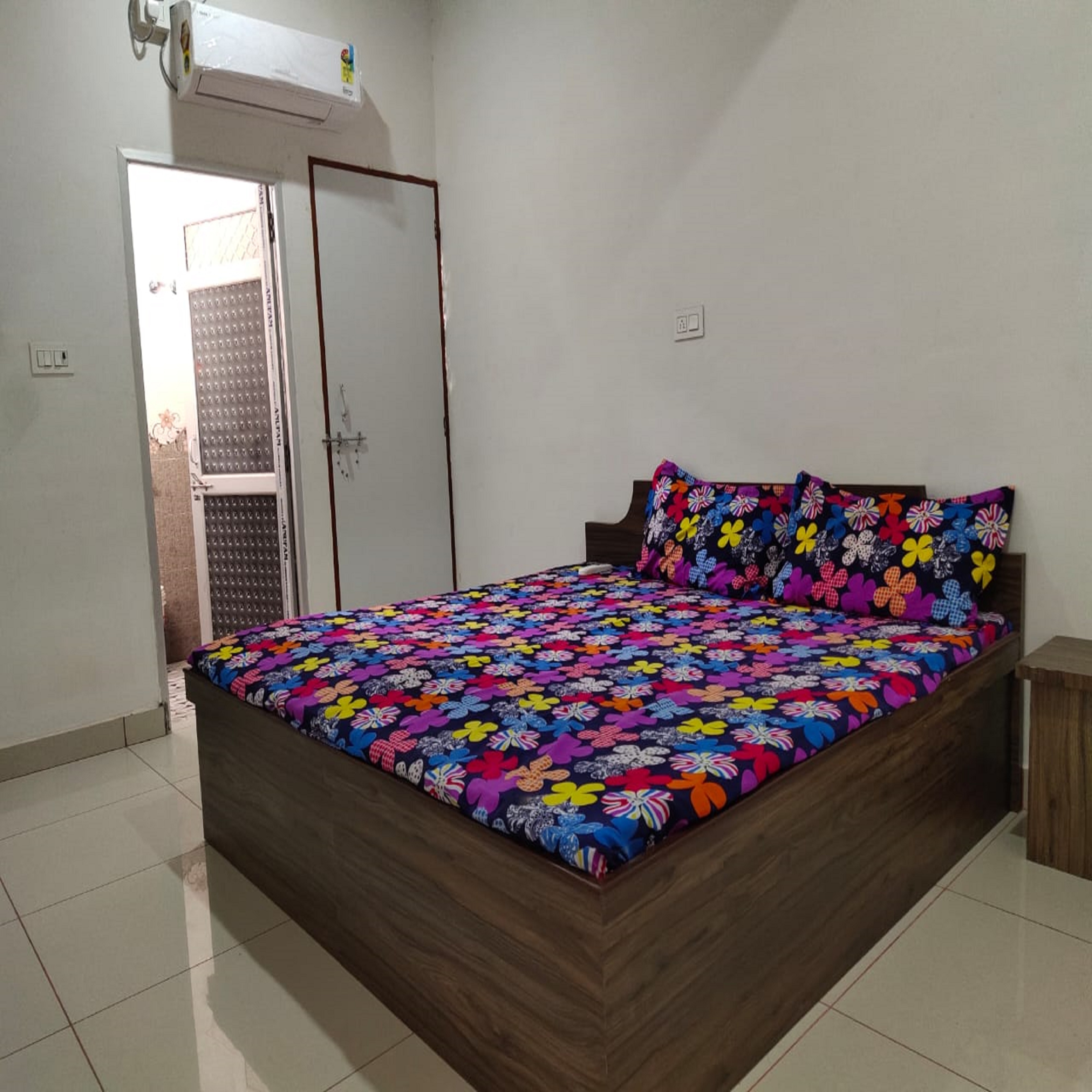 Krishan Gopal Hotel and family restaurant - Tap to explore photos