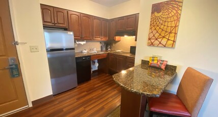 Staybridge Suites GREAT FALLS Room Type - 1 Bedroom Suite Access Tub 1 Queen