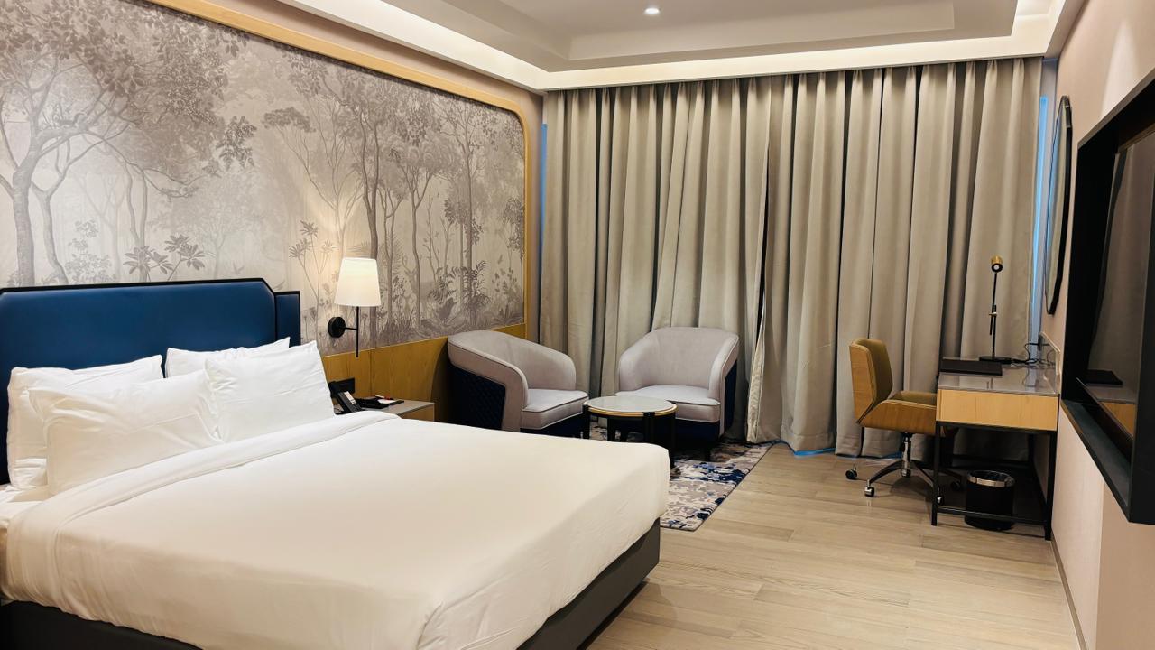 Hotel Express Inn Heritage - Tap to explore photos