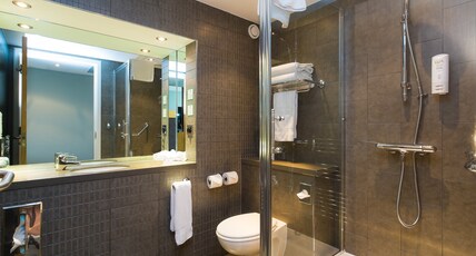Holiday Inn ABERDEEN - WEST Room Type - 1 Queen Bed Standard