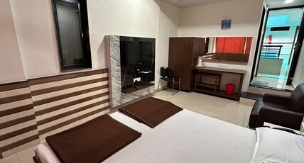 Hotel Rajshree Room Type - Super Deluxe AC Room