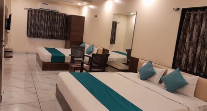 HOTEL ABU INN ABU ROAD Room Type - Family Four Bed King Size Room