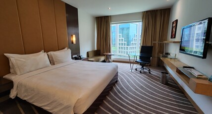 Holiday Inn Mumbai International Airport Room Type - Superior King Room: Non Smoking Holiday Inn Mumbai International Airport Room Type - Superior King Room: Non Smoking