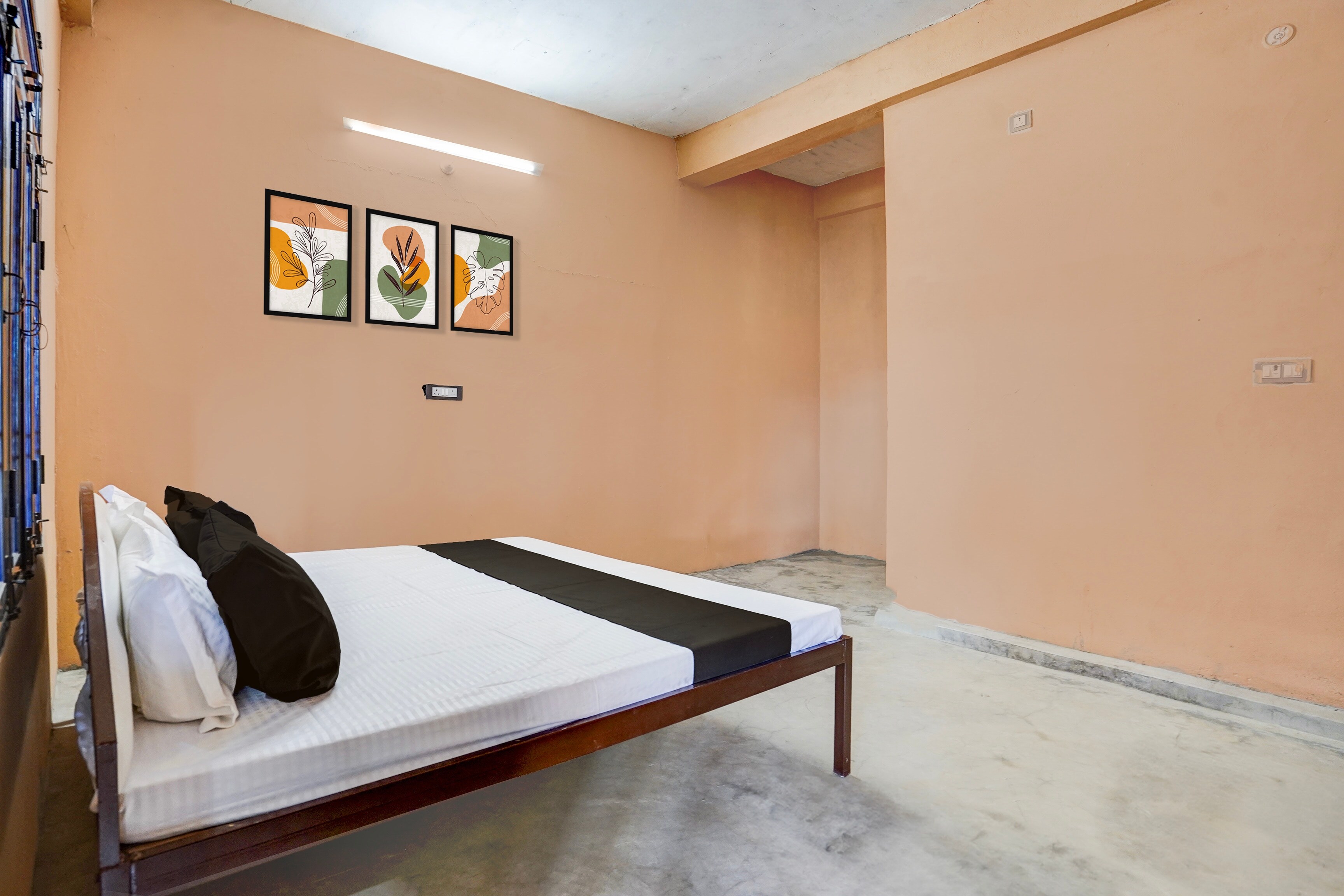Hotel O Guru Abusa - Tap to explore photos