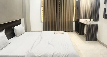 MM Hotel Shahdol - Shree Krishna Room Type - Deluxe Room