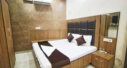 Hotel Silver Star Room Type - Super Deluxe Ac Room
