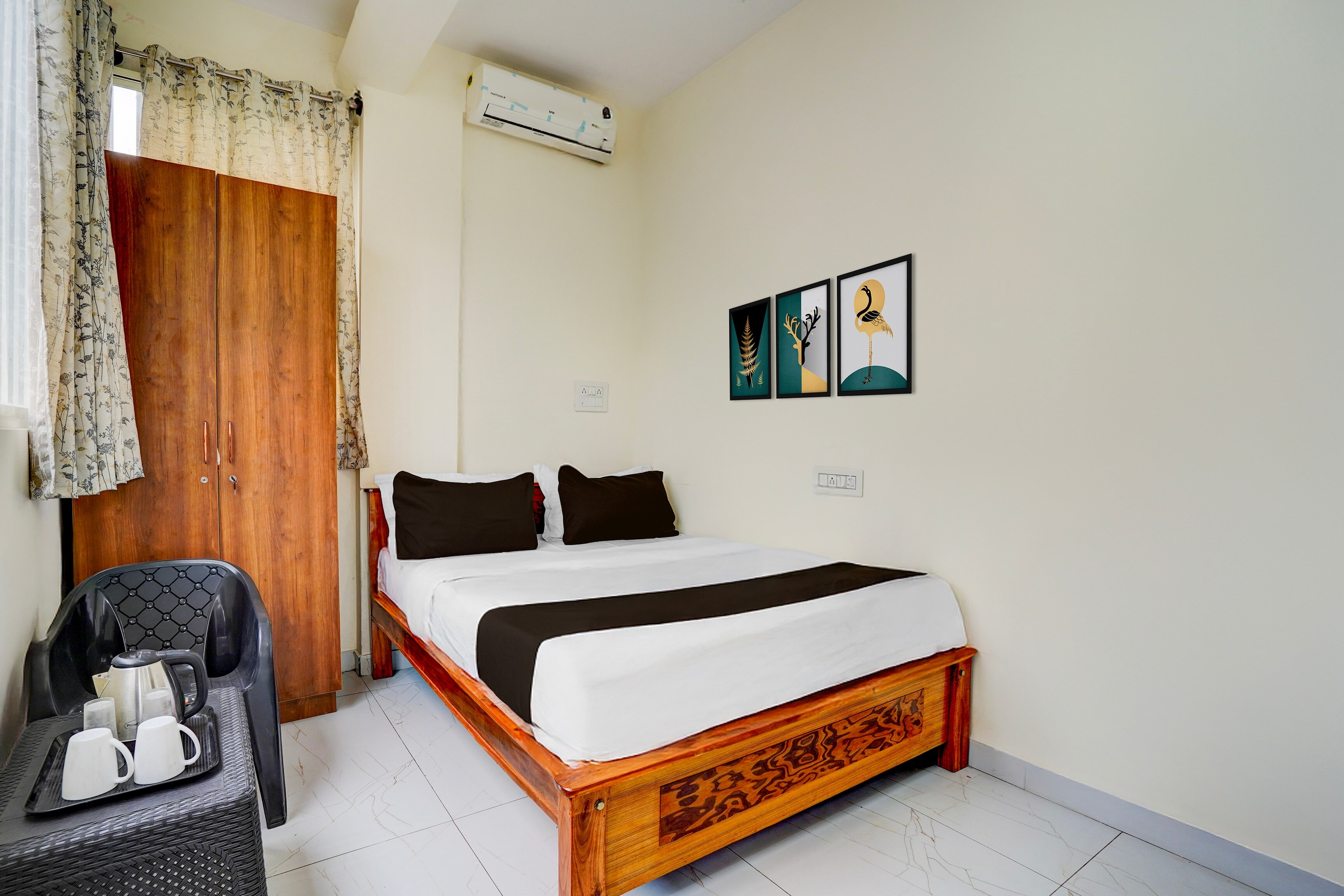 Hotel O SRL Comforts - Tap to explore photos
