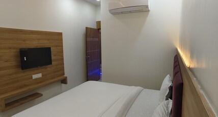 Hotel Apple View Room Type - Deluxe Double Bed Ac Room