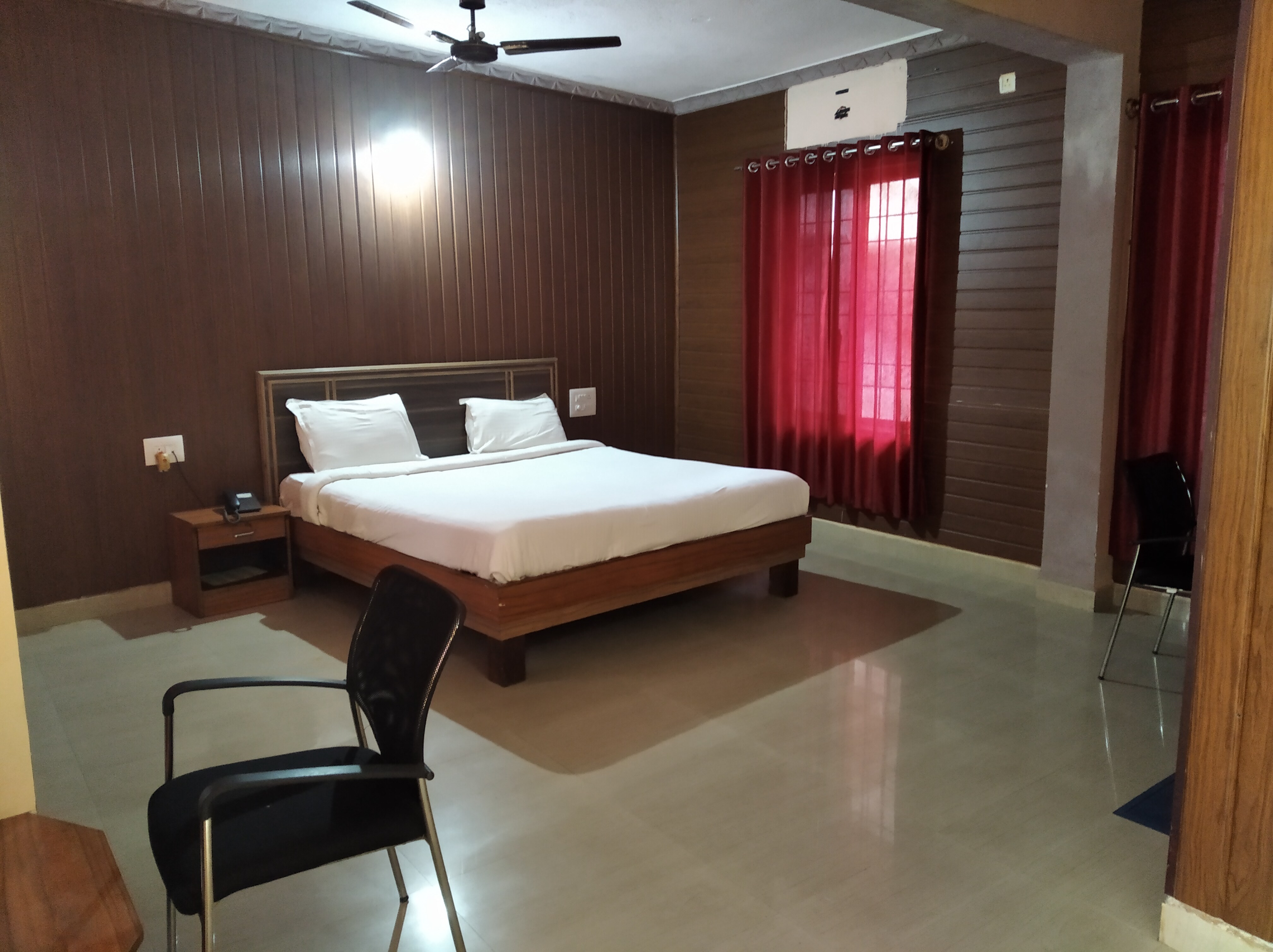 Hotel City Comforts - Tap to explore photos