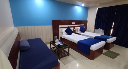 Hotel Naren Palace Room Type - Standard AC (Ground Floor-King or Twin Bed)
